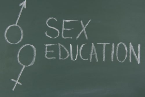 Сексуальное воспитание для подростков. Необходимость или разврат молодежи?