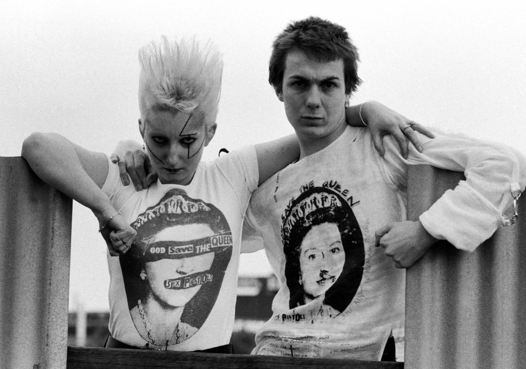 Вивьен Вествуд и менеджер Sex Pistols Малкольм Макларен, 1977 год
Фото: Michael Putland / Getty Images